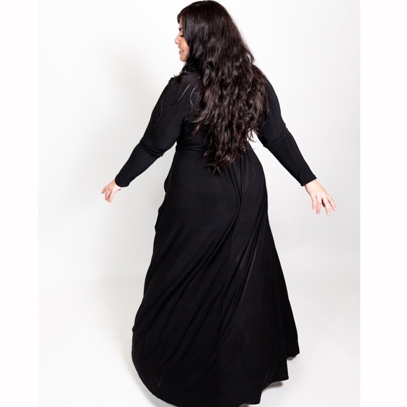 Plus Size ‘Gemini’ Double Slit Maxi Dress - Picture 3 of 7